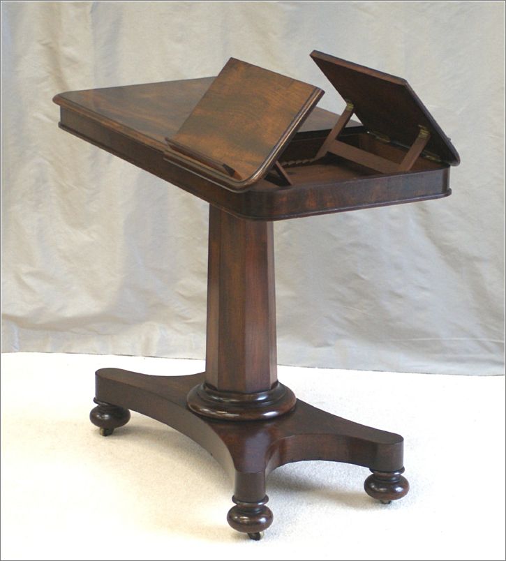 7006 Antique Mahogany Reading Table